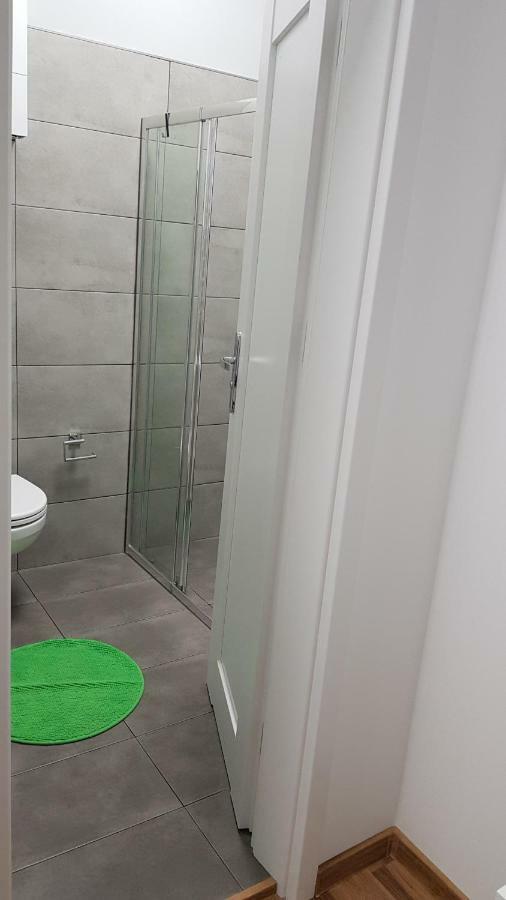 Nr 15 - 2 Z Prywatnymi Lazienkami Centrum * Poznan